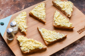 Бутерброды с плавленым сыром и икрой