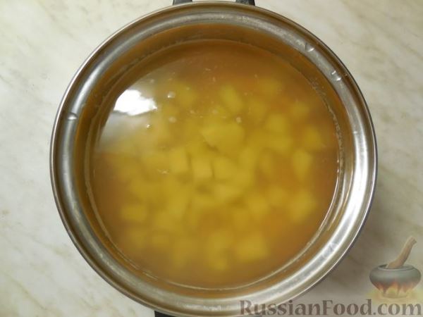 Гороховый суп с копчёными ребрышками (из двух видов гороха)