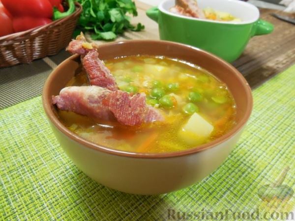 Гороховый суп с копчёными ребрышками (из двух видов гороха)