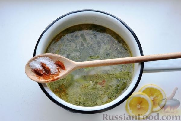 Куриный суп со стручковой фасолью и сметанно-яичной заправкой