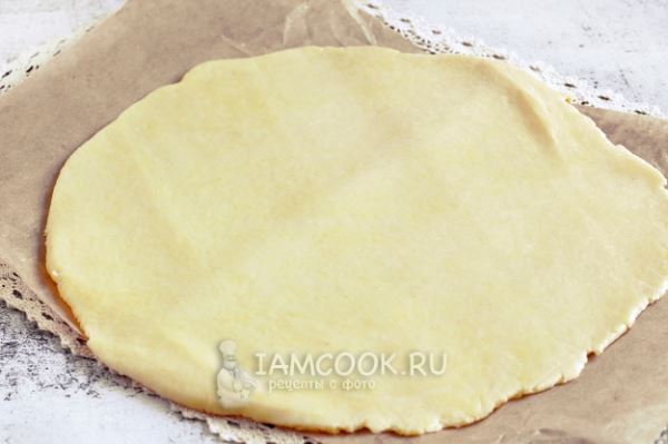 Пирог с вареной сгущенкой и грецкими орехами